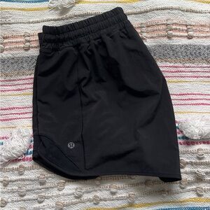 LULULEMON HOTTY HOT SHORT 4”